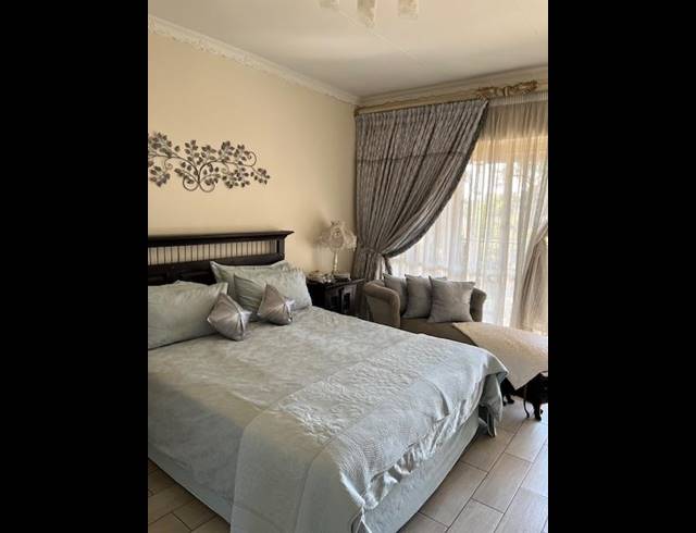 3 BEDROOM TOWNHOUSE FOR SALE IN CROYDON